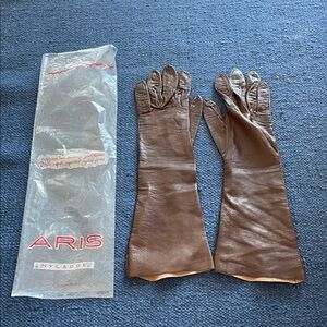Aris Chocolate Leather Gloves